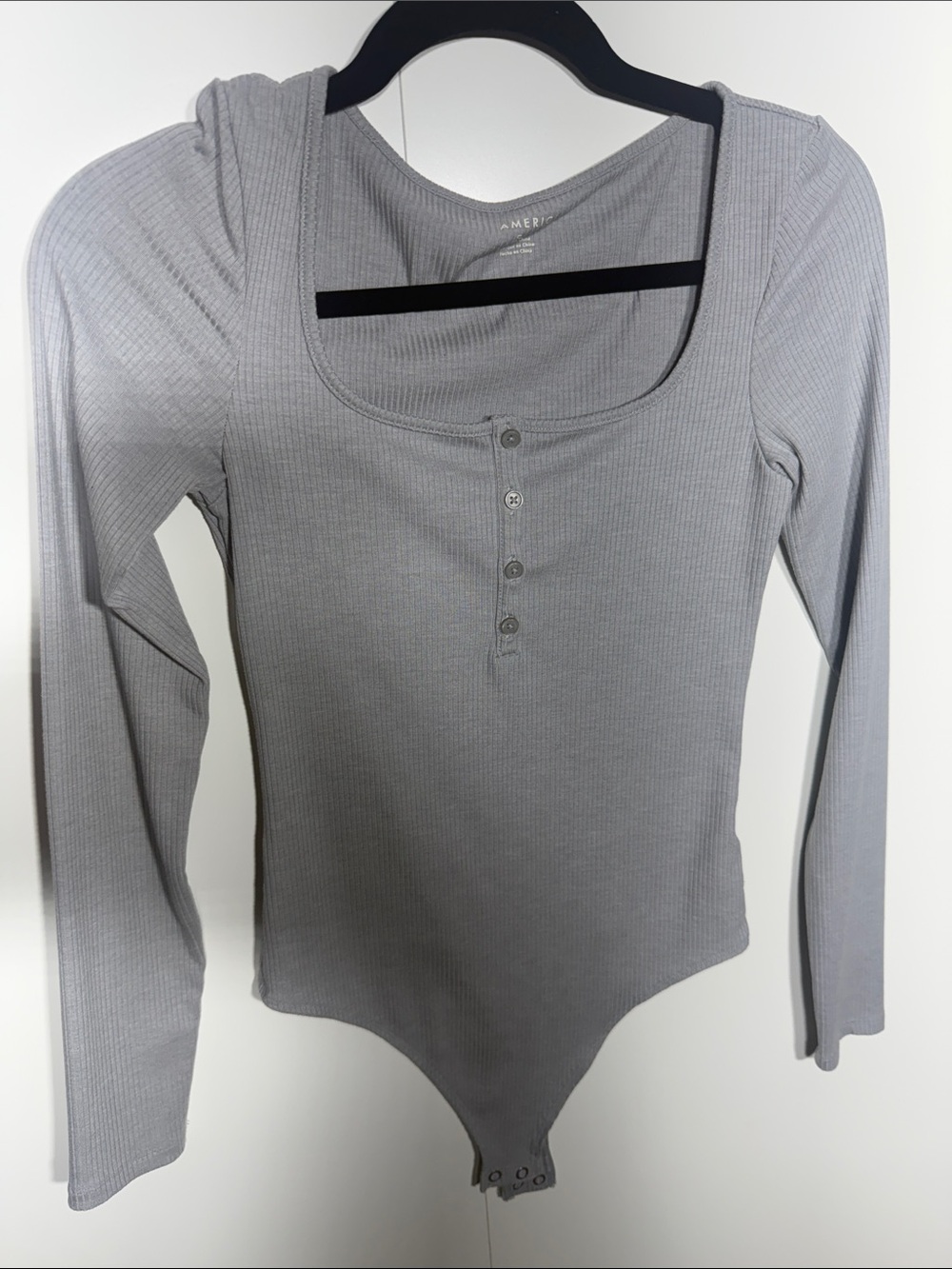 American Eagle Outfitters Gray Ribbed Long-Sleeve Henley Bodysuit